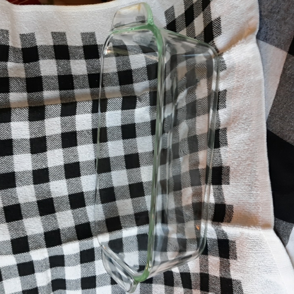 Pyrex 1.5 quart loaf dish